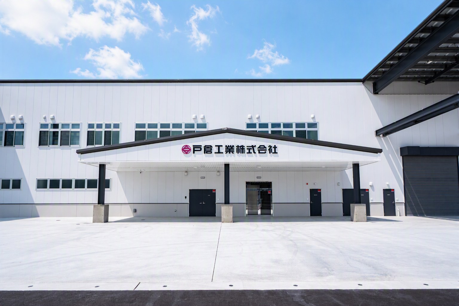 富山工場 正面